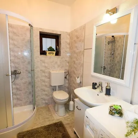 With A Parking Space - 15814 Apartman Pula