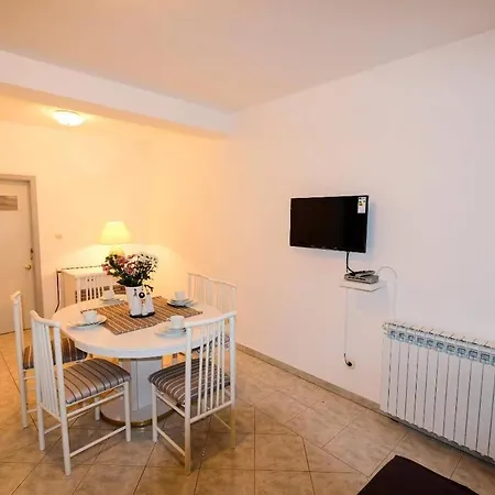 With A Parking Space - 15814 Apartment Pula